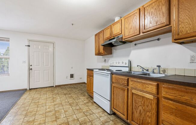 6043 -6051 NE Simpson