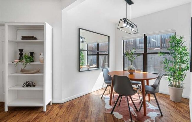 PRE-LEASE 2025/2026: Poolside 2-Bedroom, 2-Bath Condo in Texan Shoal Creek – Perfect for Students + Commission @ 100% with a 7/25 start & 90% with an 8/25 start
