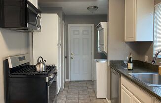2725 23rd Ave (Tuxedo)