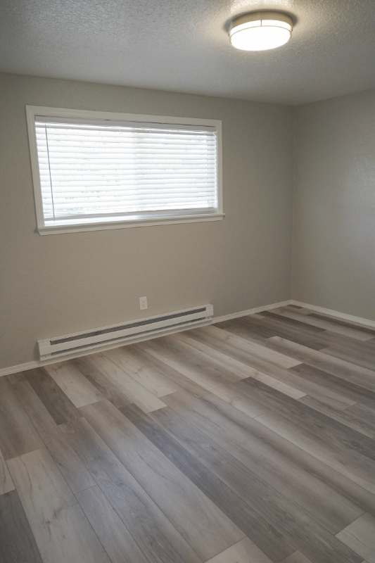 11025 16 AVE SW