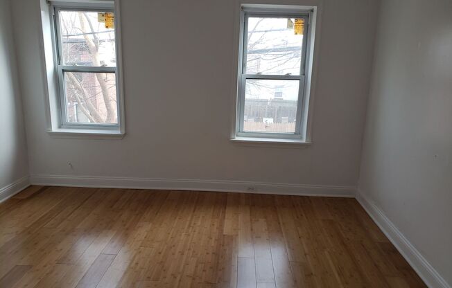 3 beds, 1 bath, $1,300