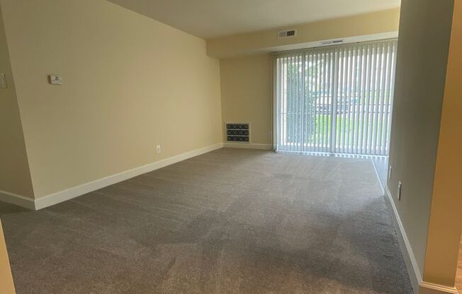 3 beds, 2 baths, 1,152 sqft, $2,350, Unit 14201 #104