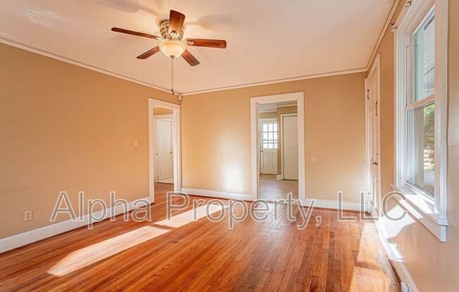 110 DEOYLEY AVE