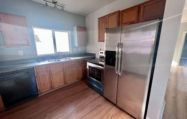 3 beds, 1 bath, $1,450