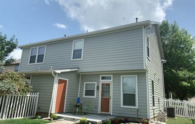 2 Bed 1.5 Bath Duplex in Plum Creek
