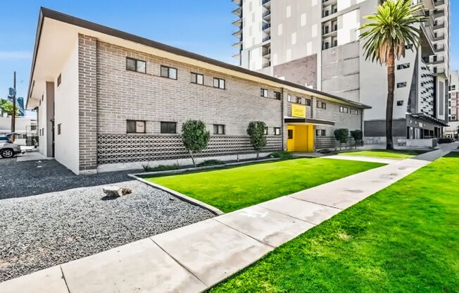 1 bed, 1 bath, 500 sqft, $999, Unit 211
