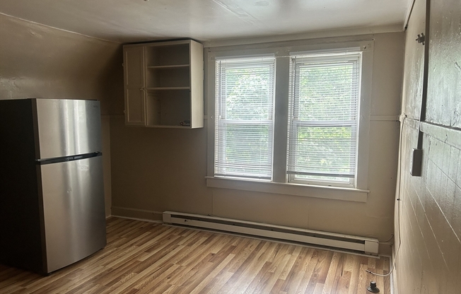 2 beds, 1 bath, 777 sqft, $1,400, Unit 3