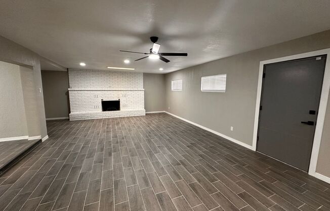 Beautiful 4 bedroom rental! Newly renovated!