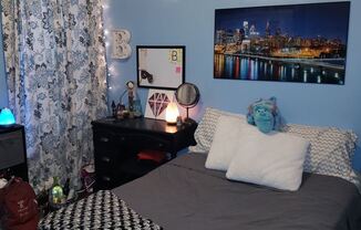 Newly Renovated Temple Apartment