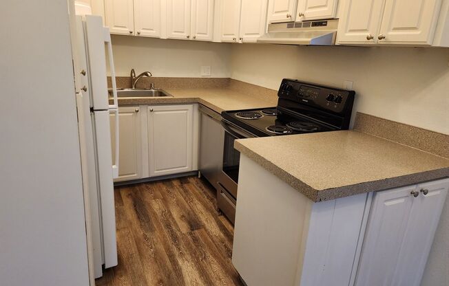 2 beds, 2 baths, 987 sqft, $2,050, Unit 274