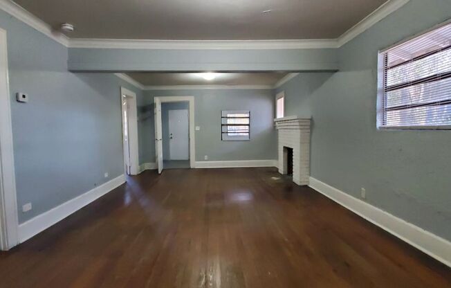 2 beds, 1 bath, $1,700