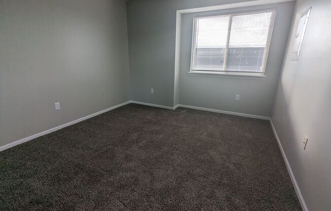 2 beds, 1 bath, 920 sqft, $993, Unit C-07