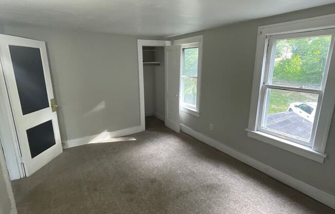 3 beds, 1 bath, $1,300