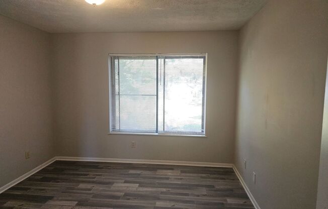 2 beds, 1.5 baths, $1,400