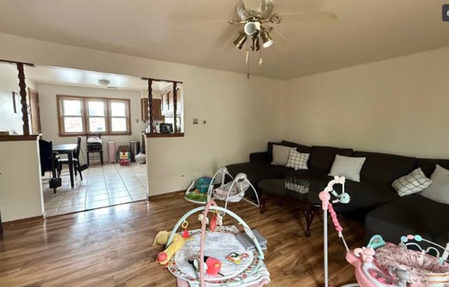6142 W 63 ST