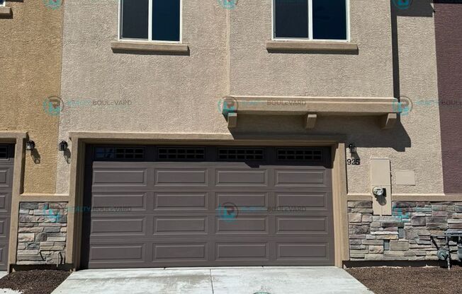 Luxury and Convenience Fully Equipped 3-Bedroom 2.5 Bathroom 2 Car Garage  in Carson City