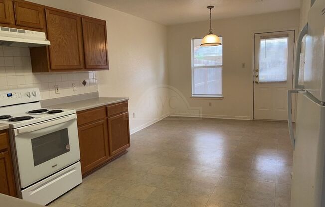 3 beds, 2 baths, $995, Unit 1407 Dugger Unit B