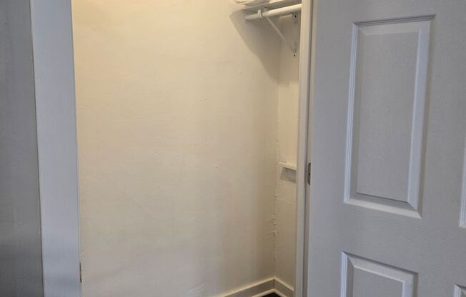 Studio, 1 bath, 250 sqft, $1,100, Unit 202