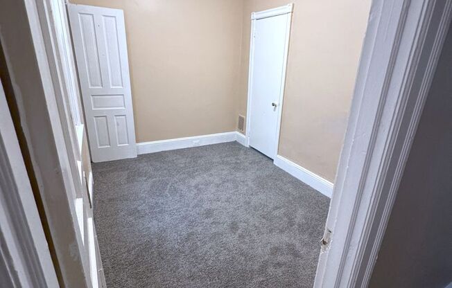 4 beds, 1 bath, $1,425