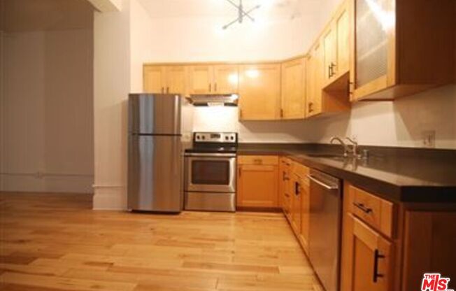 1 bed, 1 bath, 790 sqft, $2,000, Unit 404