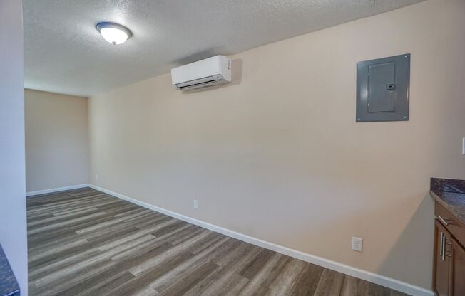 2 beds, 1 bath, 850 sqft, $1,575