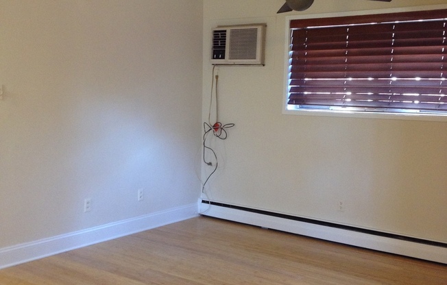 1 bed, 1 bath, $960, Unit Apt. 2