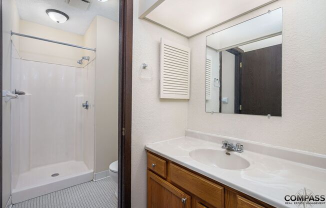 3 beds, 2 baths, 1,209 sqft, $1,295, Unit 2215-228