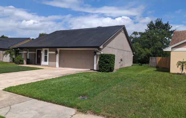 1043 WEAVER DR