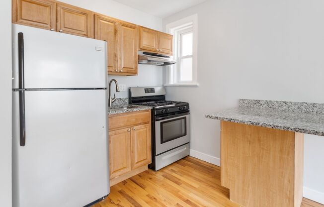 2 beds, 1 bath, 462 sqft, $1,950, Unit 7456-4C