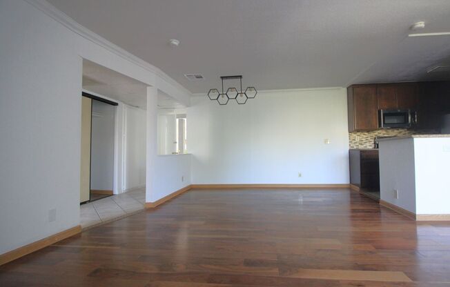 2 beds, 2 baths, $2,595, Unit 108