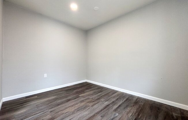 1414 E 61 ST