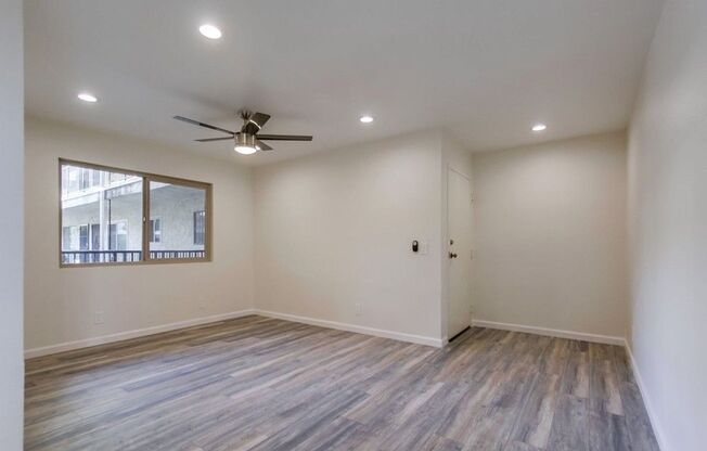 Upgraded 1/1 condo in Normal Heights! Pool/ 1 Parking Space, Laundry on Site!