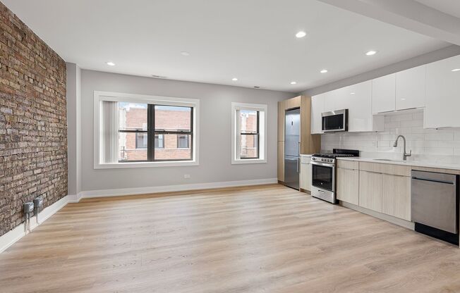 2 beds, 2 baths, 646 sqft, $2,250, Unit 1548-2B