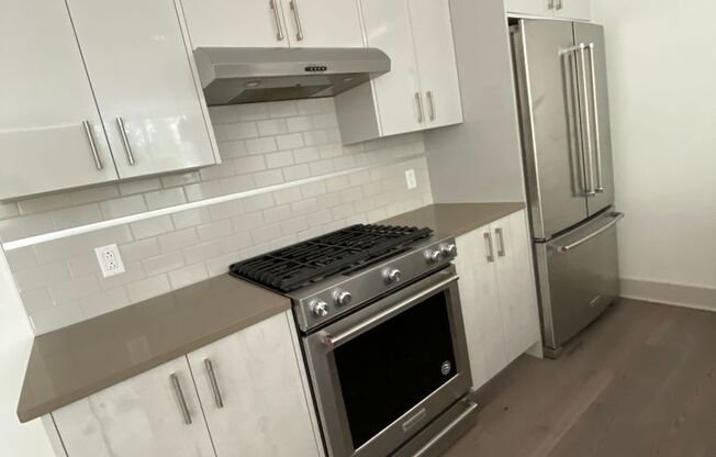 1 bed, 1 bath, 927 sqft, $1,650, Unit 957 Liberty Ave #203
