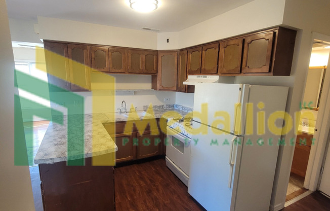 2 beds, 1 bath, $1,350, Unit 7345 South Kedzie Avenue - 3E