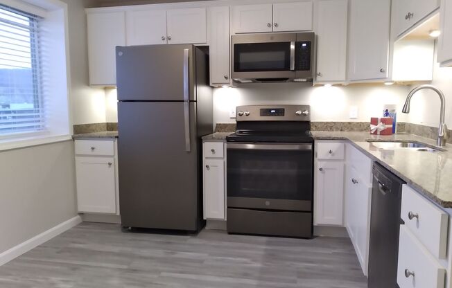 1 bed, 1 bath, 750 sqft, $1,265, Unit C08