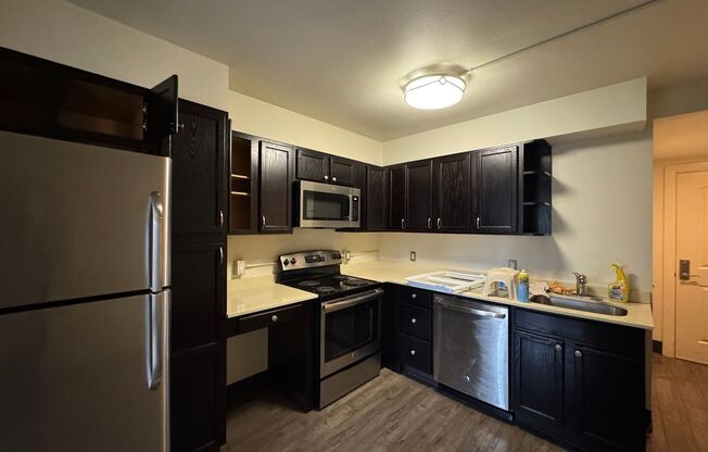 1 bed, 1 bath, 350 sqft, $1,050, Unit 414