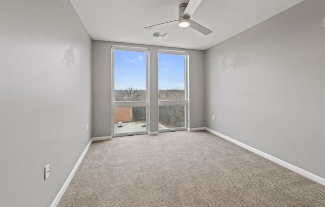 2 beds, 2 baths, 940 sqft, $2,055, Unit Unit 210