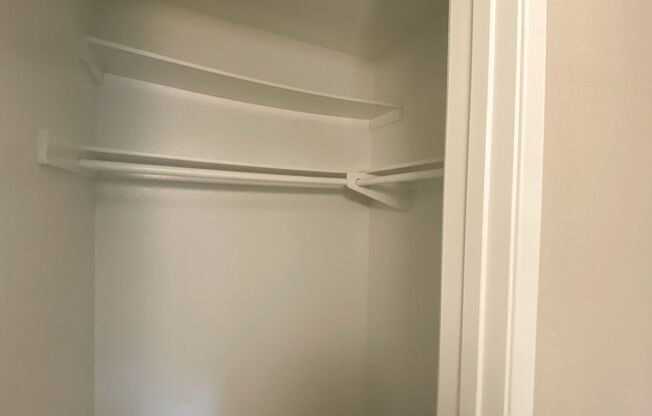 3 beds, 1 bath, $2,699, Unit 4964-07