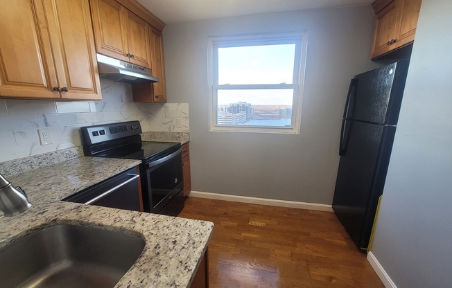 2 beds, 1 bath, 960 sqft, $2,250, Unit 1206