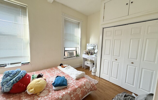 1 bed, 1 bath, $2,700, Unit 2F