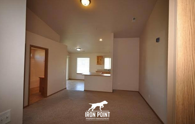 2 beds, 1 bath, 858 sqft, $1,275, Unit #201