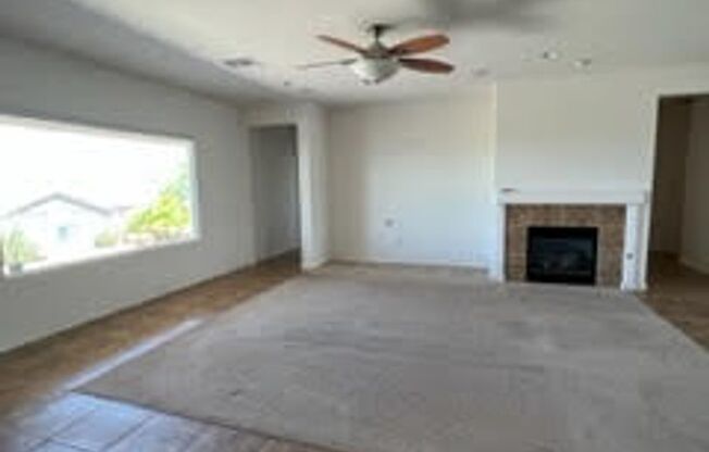 Single Story located in Sun City Anthem!!