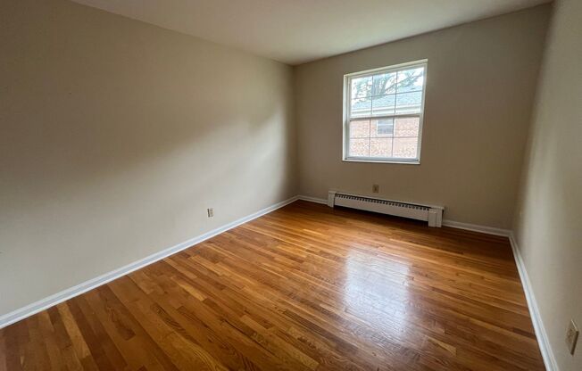 1 bed, 1 bath, 650 sqft, $795, Unit 950-23