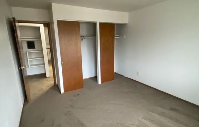 3 beds, 1.5 baths, 1,204 sqft, $1,569, Unit 5234 04