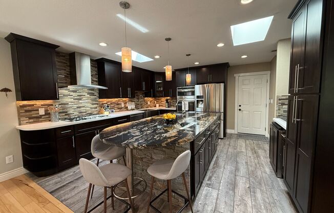 Beautiful 3 Bed 2.5 Bath Home in the Pruneyard/Dry Creek Neighborhood Available Now!