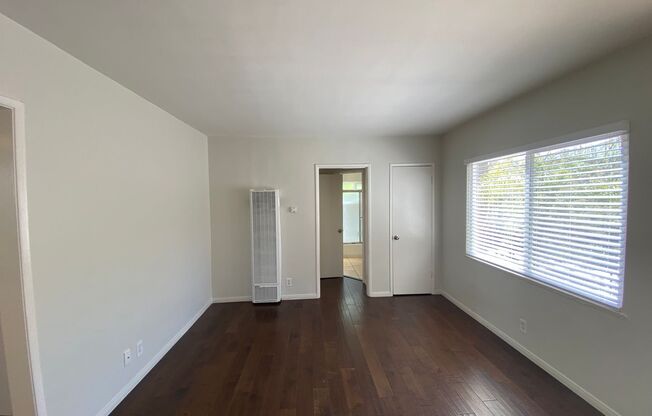 Lower Level 1 Bed + 1 Bath with Laundry On-site