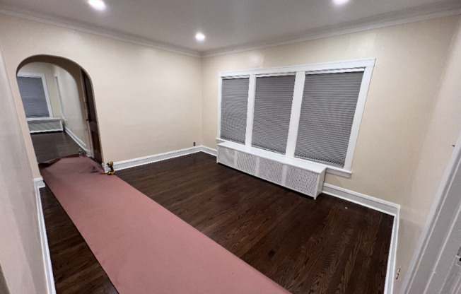639 ELGIN AVE