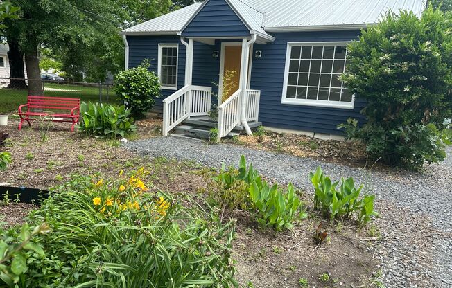 Newly renovated 2Br 1Ba Cottage