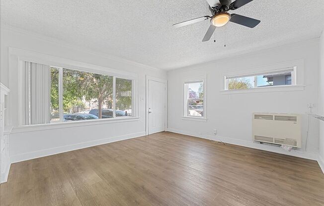 1405 CEDAR AVE